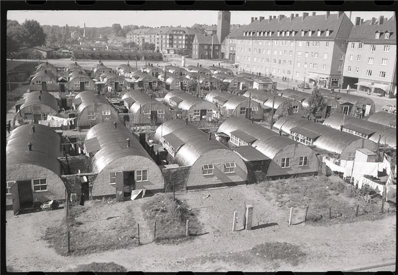 Der Hastedtplatz nach dem Zweiten Weltkrieg: 80 Nissenhütten standen hier – Notunterkünfte für Ausgebombte. Foto: Geschichtswerkstatt Harburg
