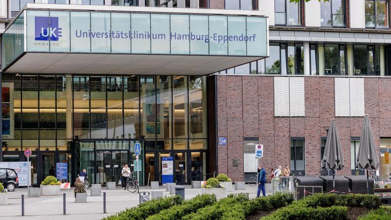 Knapp 40 Millionen Euro für interdisziplinäre Forschung Der Haupteingang des UKE - Universitätsklinikum Hamburg-Eppendorf.
