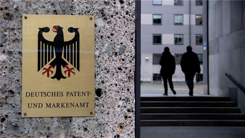 Deutschland holt bei Digitalpatenten ein bisschen auf Der Haupteingang des deutschen Patent-und Markenamts in München. Die deutsche Wirtschaft hat ihren Rückstand bei den Patentanmeldungen in digitalen Schlüsseltechnologien etwas verkleinert. (Foto: Archiv)