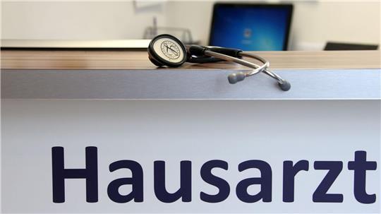 Der Hausärztinnen- und Hausärzteverband plant eine Protestkampagne. (Archivbild)