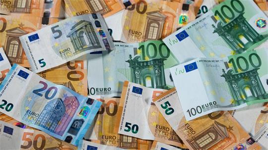 Der Haushaltsentwurf für 2027 sieht Ausgaben von 555,4 Milliarden Euro vor - mit eine Nettokreditaufnahme von 118,7 Milliarden Euro. (Symbolbild)