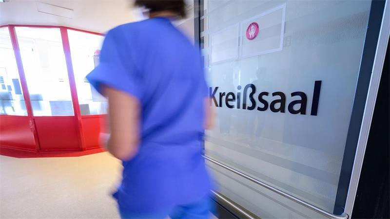 Der Hebammenverband Schleswig-Holstein warnt mit Blick auf die Krankenhausreform vor der Schließung weiterer Kreißsäle. (Symbolbild)