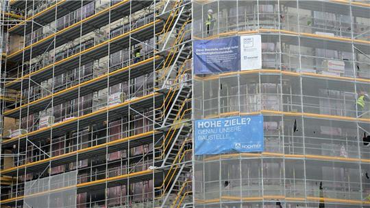 Der Hochbau hat sich im August erholt. Die Unternehmen sammelten mehr Aufträge ein. 