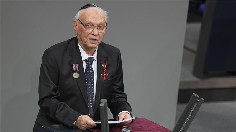 Steinmeier warnt vor Rückfall in „dunkle Zeit“ Der Holocaust-Überlebende Roman Schwarzman war als Kind im Ghetto.