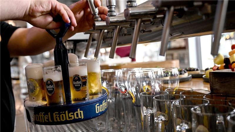 Der Hotel- und Gaststättenverband Dehoga sieht in der digitalen Trinkgeld-Variante eine Reaktion auf sich verändernde Zahlungsgewohnheiten. (Archivbild)