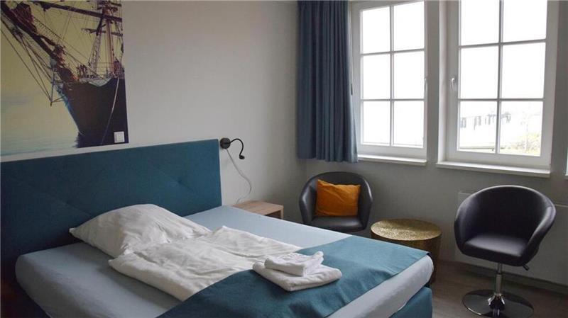 Restaurant sucht neuen Pächter: Wer übernimmt das Weserschlösschen? Der Hotelbereich des Hauses verfügt über zehn Doppel- und ein Familienzimmer. Das Foto zeigt ein Doppelzimmer, das aktuell als Einzelzimmer genutzt wird.