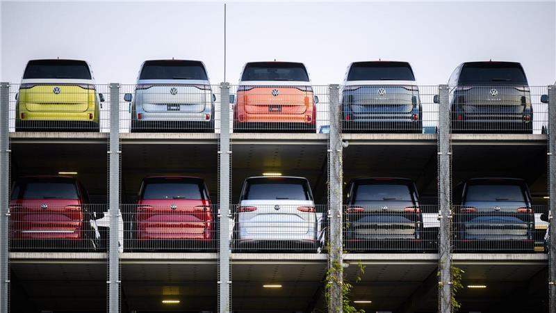 Der ID. Buzz aus dem VW-Werk Hannover verkaufen sich deutlich besser als im Vorjahr. (Archivbild)