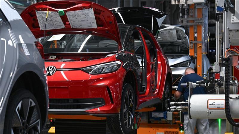 Der ID.3 und der Cupra Born werden im Volkswagen-Werk in Zwickau montiert (Archivbild)