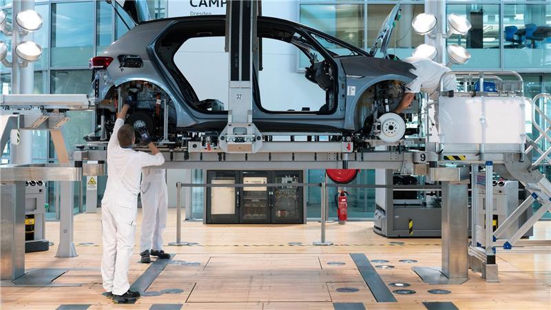 Der ID.3 wird ab Mitte Dezember nicht mehr im Dresdner Werk produziert. (Archivbild)