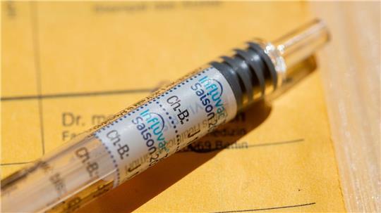 Der Impfstoff wird in Hamburg knapp (Symbolbild). 