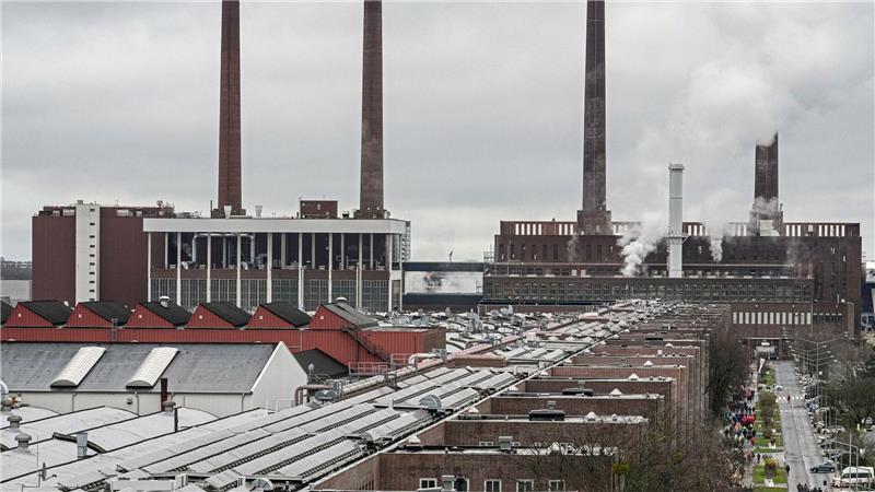 Nordisch nüchtern? Niedersachsen soll weg vom Understatement Der Inbegriff für Niedersachsens industrielle Stärke: Das Volkswagenwerk in Wolfsburg. (Archivbild)