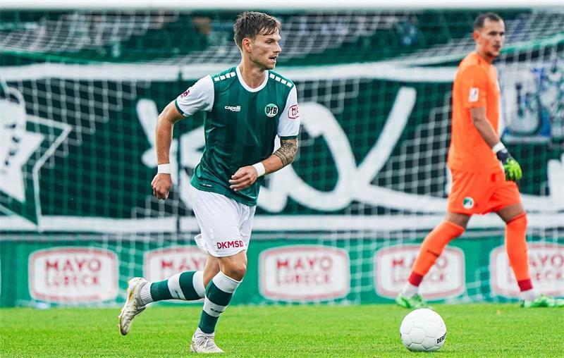 Der Innenverteidiger Luca Menke hat eine gute Spieleröffnung.