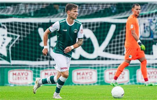 Der Innenverteidiger Luca Menke hat eine gute Spieleröffnung.