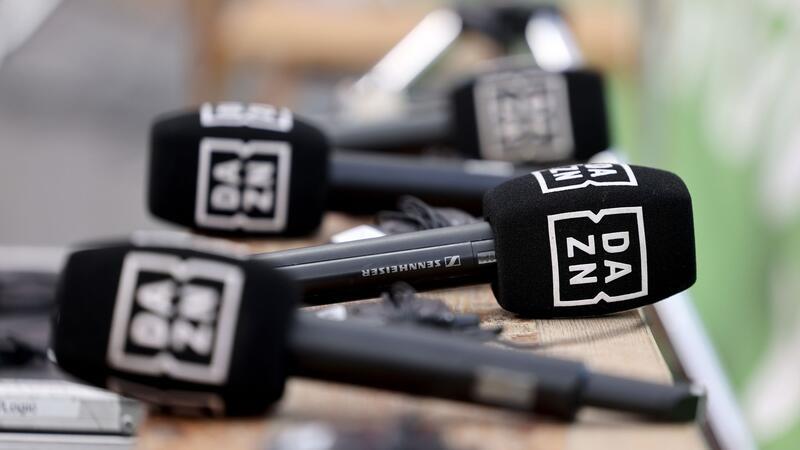 DAZN/DFL-Streit eskaliert: Abmahnungen und „Verleumdungen“ Der Internet-Sportsender DAZN und die Deutsche Fußball Liga streiten weiter wegen verspäteter TV-Zahlungen und der Rechte-Auktion.