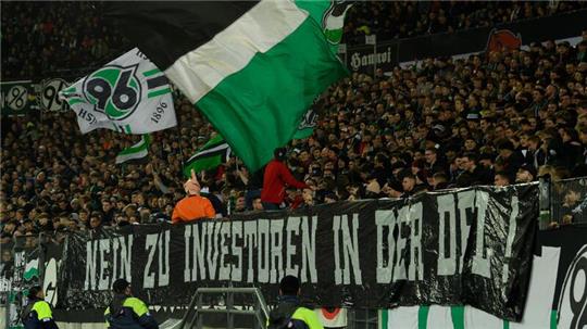 Der Investoren-Einstieg bei der DFL ist nach den wochenlangen Protesten der Fans geplatzt.
