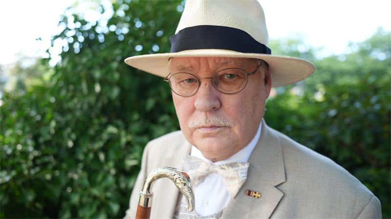 Wie ein KZ-Überlebender und ein Ex-Nazi ein Mahnmal schufen Der Journalist Michael Legband hat ein Buch über die Geschichte des Mahnmals geschrieben.