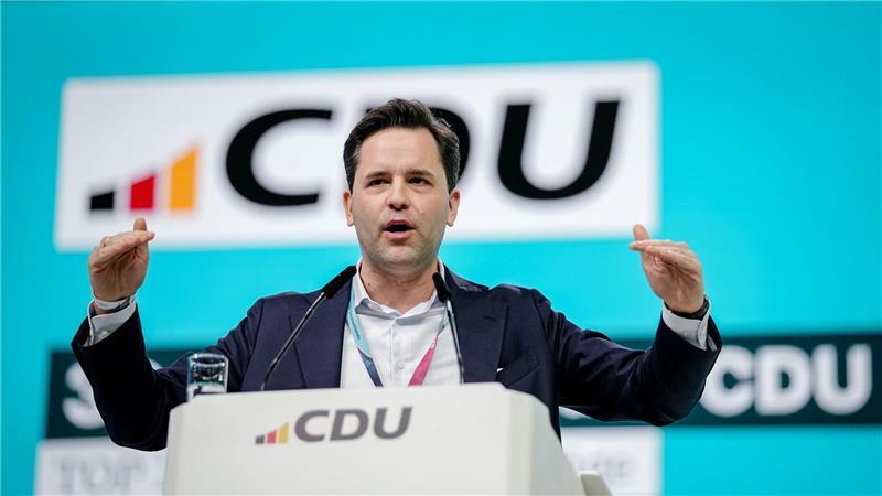 Was Beamte bei der Rentenreform beitragen könnten Der Junge-Union-Chef Johannes Winkel will Beamte in die Rentenreform einbeziehen. (Archivbild)