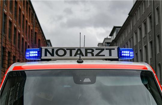 Der Junge kam in eine Klinik, die Schwere seine Verletzungen blieb zunächst unklar. Symbolfoto: dpa
