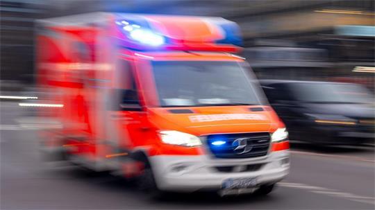 Der Junge kam mit schwersten Verletzungen in ein Krankenhaus. (Symbolbild)