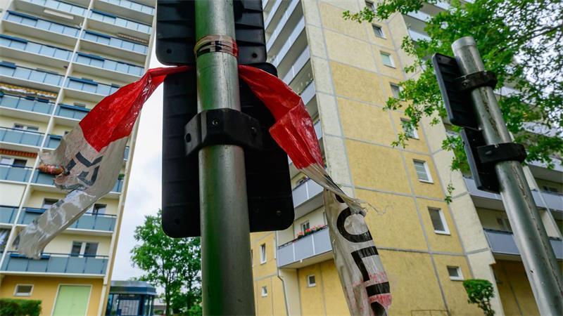 Sechsjähriger stirbt nach Sturz aus 11. Stock von Hochhaus Der Junge war aus dem 11. Stock eines Hochhauses gestürzt.