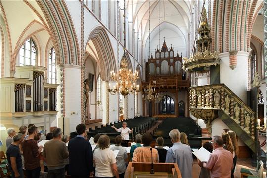 Der Kammerchor des Kirchenkreises Buxtehude. Foto: Christoph Schönbeck