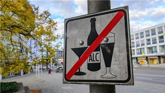 Der Kampf gegen die Sucht – Jens Gerdes macht auf YouTube auf die Gefahren von Alkohol und Drogen aufmerksam.