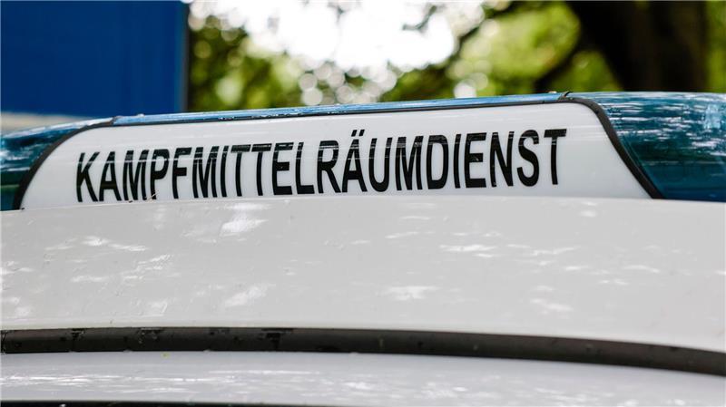 Der Schriftzug «Kampfmittelräumdienst» ist an einem Einsatzfahrzeug angebracht. 
