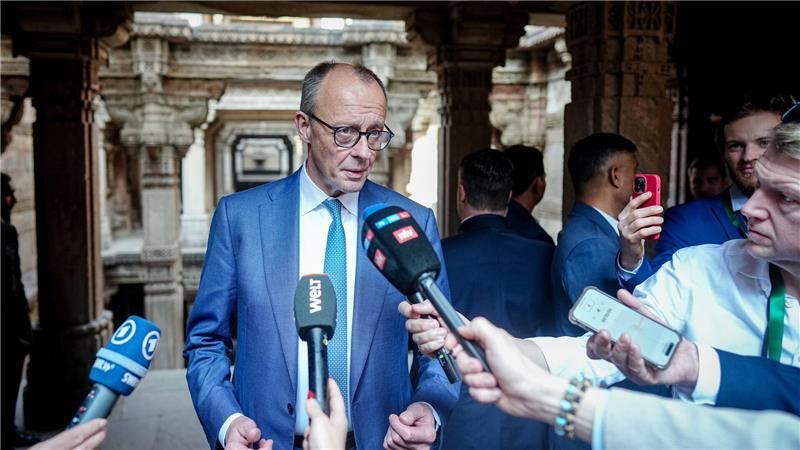 Europa sucht Ausweg aus Grönland-Konflikt - Trump unbeirrt Der Kanzler sieht die Nato in der Pflicht, Grönland zu schützen.