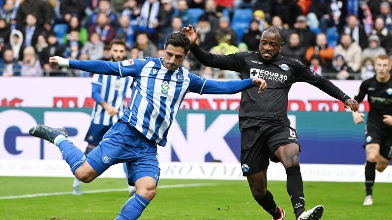 Niederlage gegen Paderborn: KSC fällt auf Rang 16 zurück Der Karlsruher Lars Stindl (l) im Zweikampf mit David Kinsombi aus Paderborn.