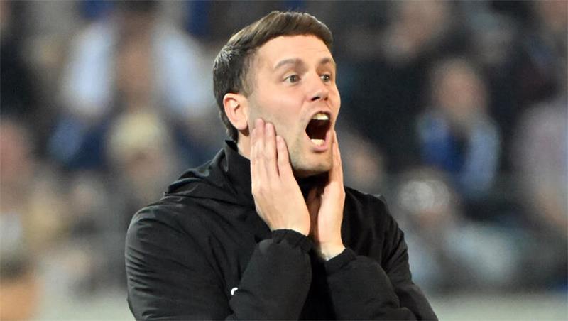 Muss St. Pauli noch mal zittern? Niederlage in Karlsruhe Der Karlsruher SC feiert einen Heimsieg gegen Spitzenreiter FC St. Pauli.