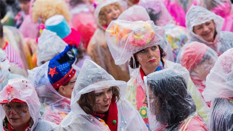 11.11., 11.11 Uhr - es ist wieder Karneval Der Karnevalsauftakt fand in Köln diesmal bei strömendem Regen statt.