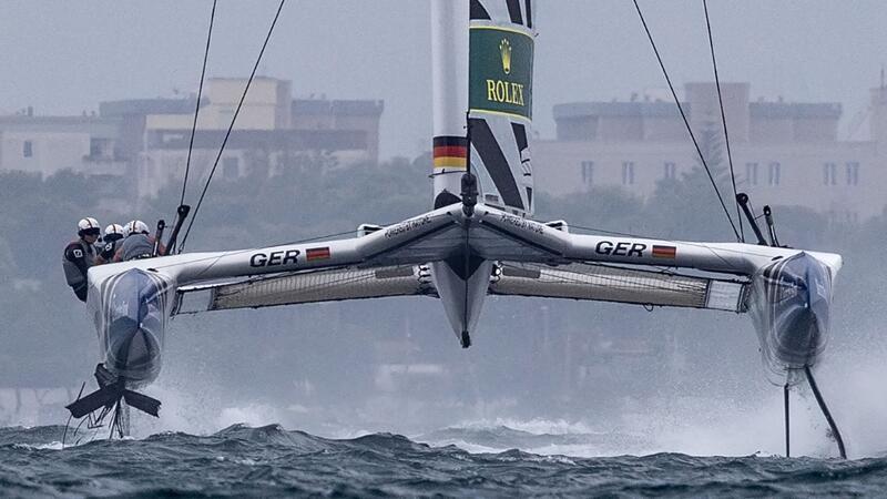 SailGP: Vettels Segelteam zahlt Lehrgeld vor Cádiz Der Katamaran des Germany SailGP Teams in Aktion.