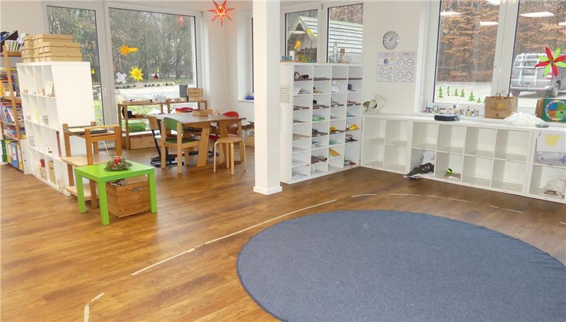 Der Klassenraum für die Jahrgangsstufen 1 bis 4, die in einer Gruppe zusammengefasst sind.