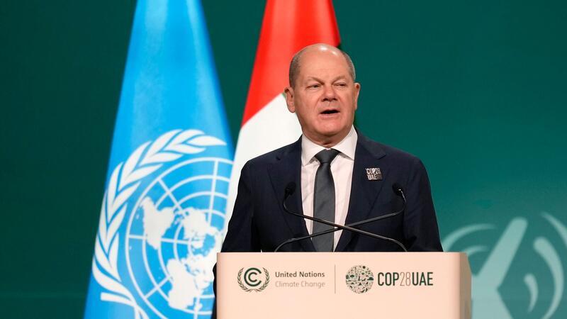 Scholz fordert Ausstieg aus Kohle, Öl und Gas Der Klimawandel bleibe „die große, weltumspannende Herausforderung unserer Zeit“, betonte Bundeskanzler Olaf Scholz auf der Weltklimakonferenz der Vereinten Nationen (COP28).