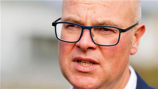 Der Klimawandel ist im Norden nach Einschätzung von Umweltminister Tobias Goldschmidt (Grüne) bereits spürbar. (Archivbild)