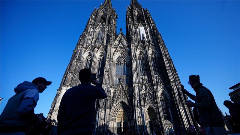 Von Ablehnung bis Verständnis - Promis zum Dom-Eintritt Der Kölner Dom soll künftig Eintritt kosten. (Archivbild)