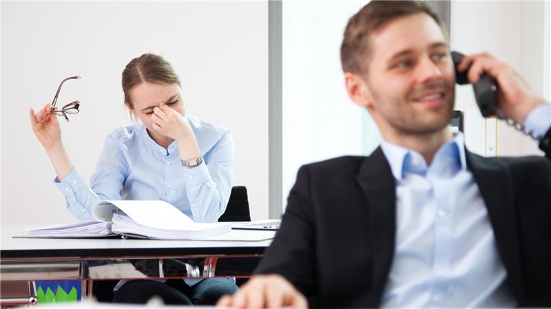 Der Kollege telefoniert den ganzen Tag? Wenn einen im Job schon Nichtigkeiten auf die Palme bringen, ist es Zeit, gegenzusteuern. 