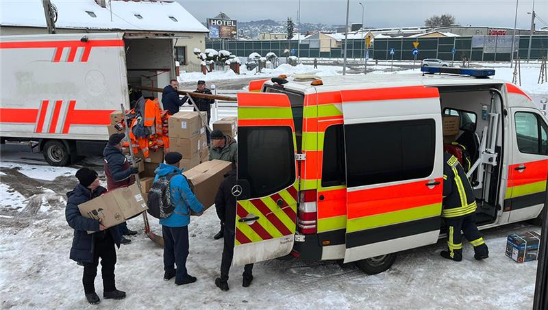 Stader Hilfskonvoi ist in Polen angekommen Der Konvoi aus dem Landkreis Stade mit Hilfsgütern für die Ukraine ist in Polen angekommen. Fotos: Evers / Bastian