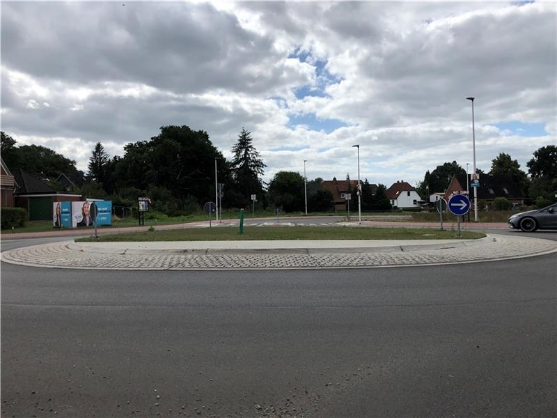 B73-Kreisel in Himmelpforten: Diese Kunstwerke sind in der Endauswahl Der Kreisel in Himmelpforten: Die Debatte um die geplante Skulptur geht in die nächste Runde.