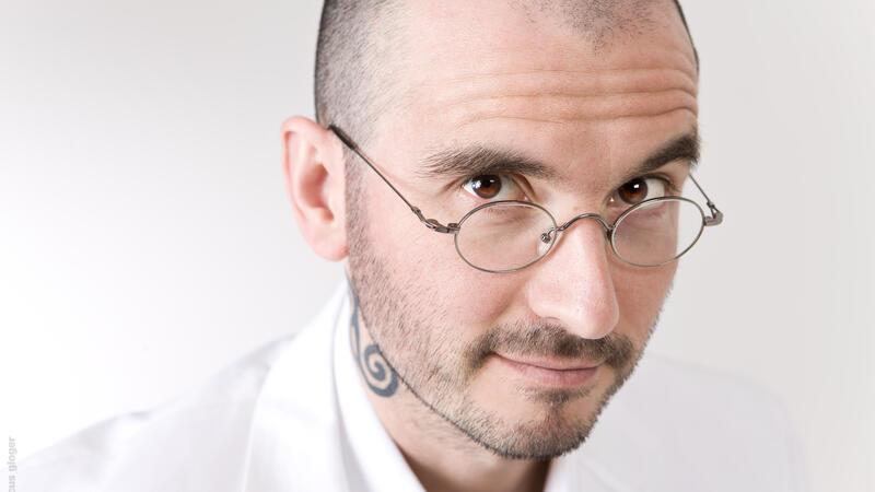 Der Kriminalbiologe mit dem Aufgabengebiet Fliegen und Maden: Dr. Mark Benecke.