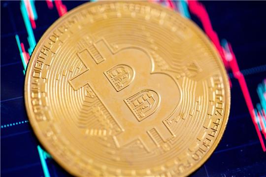 Der Kurs der Digitalwährung Bitcoin ist unter Druck.