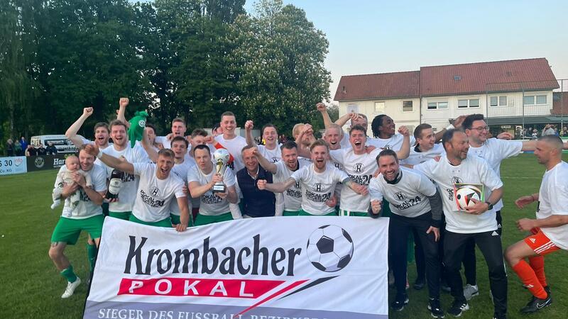 Der Landesligist TuS Harsefeld hat in der abgelaufenen Saison den Bezirkspokal auswärts beim Lüneburger SK Hansa gewonnen. Der Ligakonkurrent wurde im Elfmeterschießen mit 4:3 besiegt.