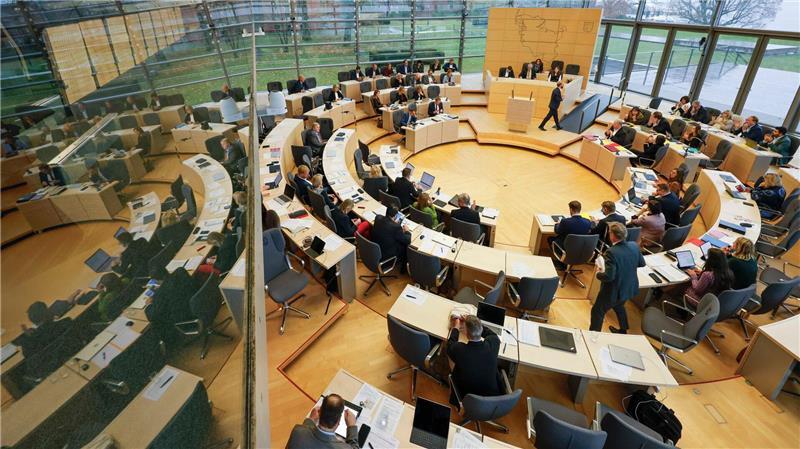 Der Landtag berät über kritische Infrastruktur.