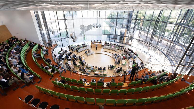 Der Landtag von Sachsen: Sitzen hier künftig nur drei Parteien?