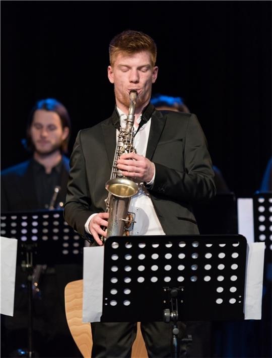 Der Leiter der Big Band „Blue Notes“ Leon Sladky hat mit seiner Band bei vielen Stadtfesten und größeren Veranstaltungen gespielt. Foto: Kautz
