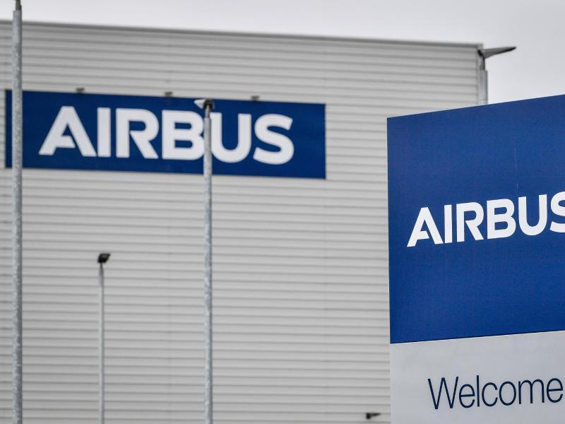Der Luftfahrtkonzern Airbus hat im abgelaufenen Jahr trotz der Corona-Krise mehr Flugzeug-Bestellungen hereingeholt als Stornierungen kassiert. Foto: Ben Birchall/PA Wire/dpa