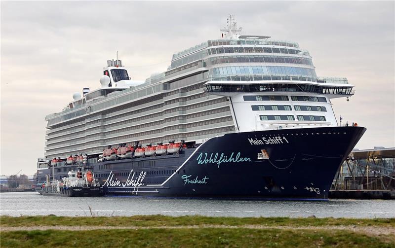 Der Luxusliner „Mein Schiff 1“ von Tui Cruises. Foto: Bernd Wüstneck/dpa-Zentralbild/dpa