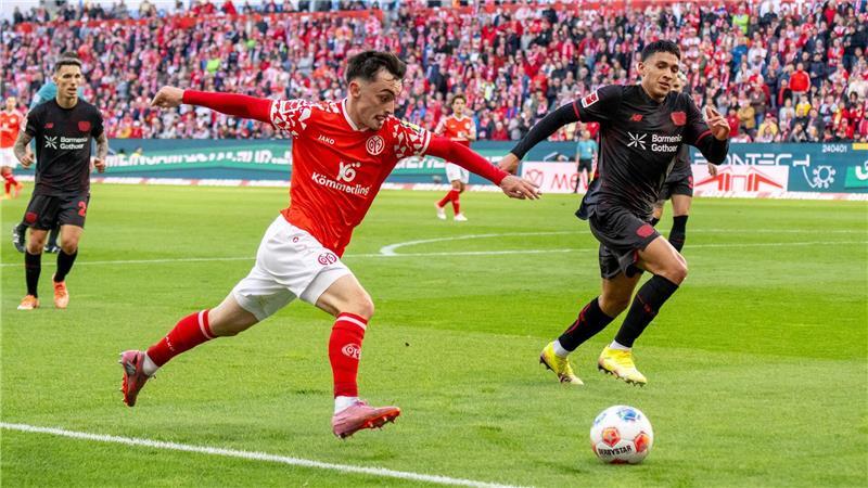 Leverkusen und Hjulmand feiern 4:3 in Mainz Der Mainzer Flügelflitzer Paul Nebel macht Druck.