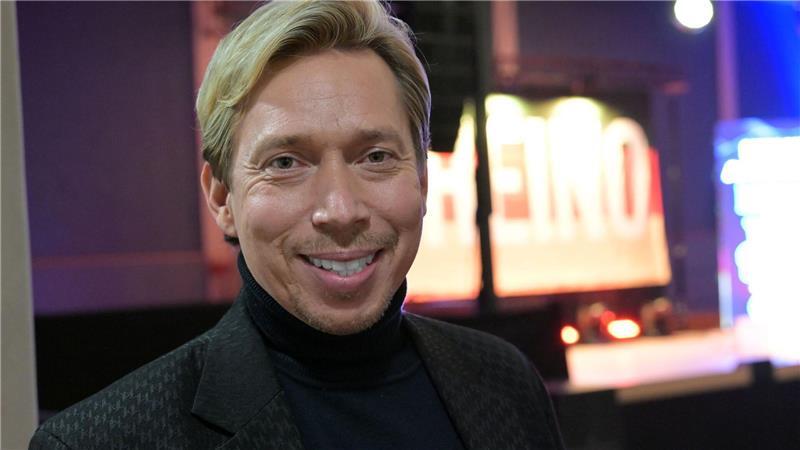 Viel Schwarz-Rot-Gold: Heino nach Hymnen-Streit bejubelt Der Manager von Heino, Helmut Werner, schaltet sich öffentlich in den Streit um das Deutschlandlied in einer Version von Heino ein.