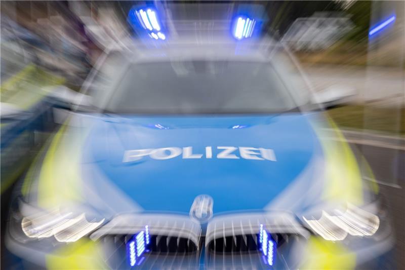 Stader Betrüger verlangt 85.000 statt 5000 Euro für Gartenarbeit Der Mann aus dem Kreis Stade ist polizeibekannt und schon wegen ähnlicher Fälle in Erscheinung getreten. Foto: dpa